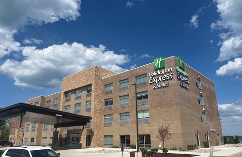 Oscoda Hotel | Holiday Inn Express and Suites Oscoda by IHG