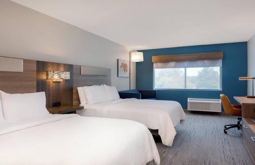 Alton Hotel | Holiday Inn Express and Suites Alton St Louis Area by IHG