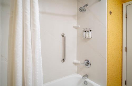 Bonnyman Hotel | Holiday Inn Express and Suites Hazard by IHG