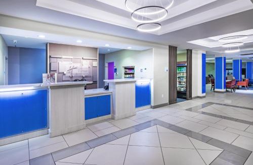 Lusta Hotel | Holiday Inn Express and Suites Pryor by IHG