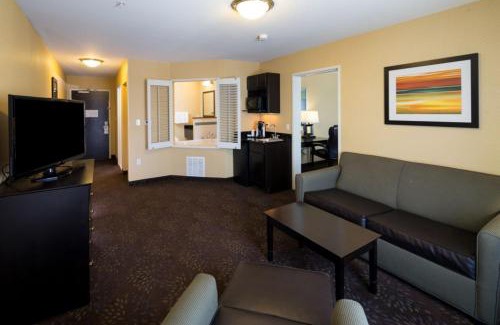 Troy Hotel | Holiday Inn Express and Suites Detroit North-Troy by IHG