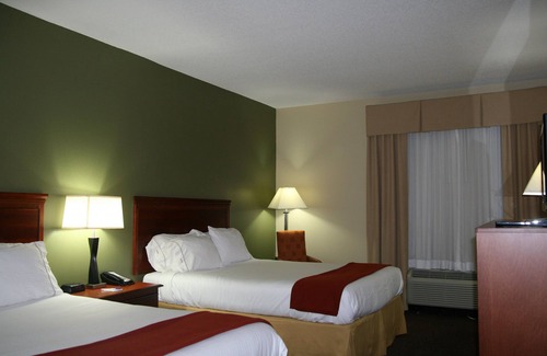 Greenville Hotel | Holiday Inn Express and Suites Greenville by IHG