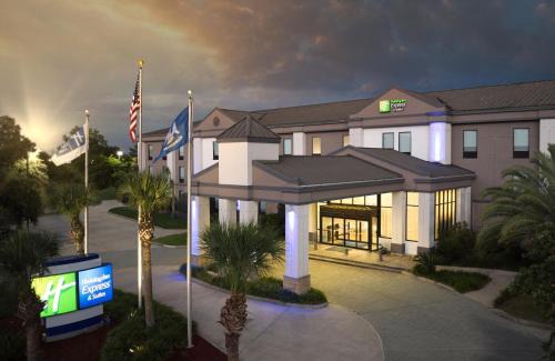 Kenner - Louis Armstrong International Airport Hotel | Holiday Inn Express and Suites New Orleans Airport by IHG