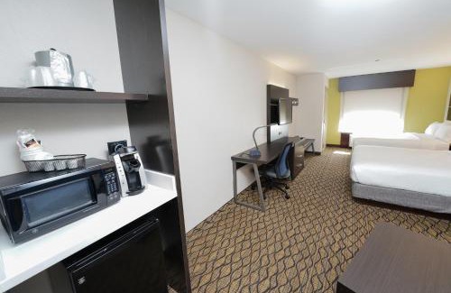 Springfield Hotel | Holiday Inn Express and Suites Springfield Medical District by IHG