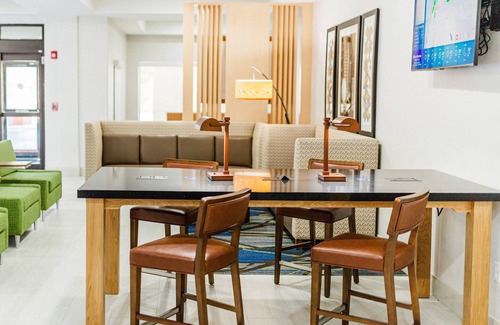 Andalusia Hotel | Holiday Inn Express Andalusia by IHG