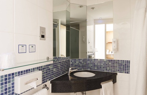 Boardmills Hotel | Holiday Inn Express Antrim by IHG