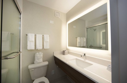 Athens Hotel | Holiday Inn Express Athens by IHG