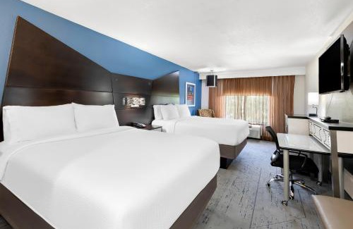 Atlanta Hotel | Holiday Inn Express Atlanta Galleria-Ballpark Area by IHG