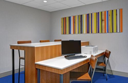 Atmore Hotel | Holiday Inn Express Atmore by IHG