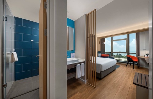 Yinhai Hotel | Holiday Inn Express Beihai Silver Beach by IHG