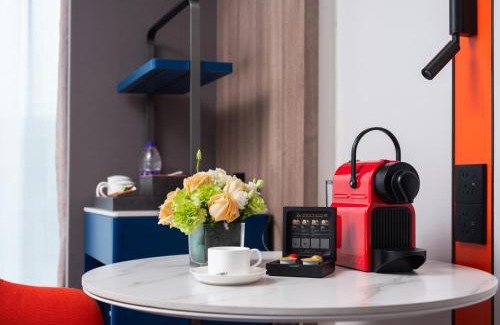 Haidian Hotel | Holiday Inn Express Beijing Zhongguancun Tech Park by IHG l Next to The Old Summer Palace & Beijing Sport University l Taxi 10 Minutes to Summer Palace & Peking University & Tsinghua University