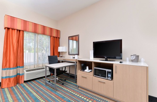 Bernalillo Hotel | Holiday Inn Express Bernalillo by IHG