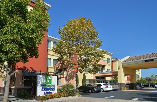 Northwest Berkeley Hotel | Holiday Inn Express Berkeley, an Ihg Hotel