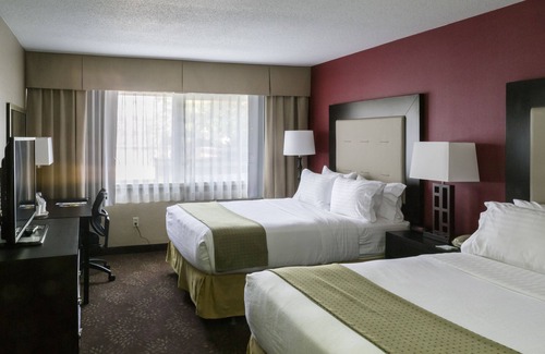 Big Rapids Hotel | Holiday Inn Express Big Rapids by IHG