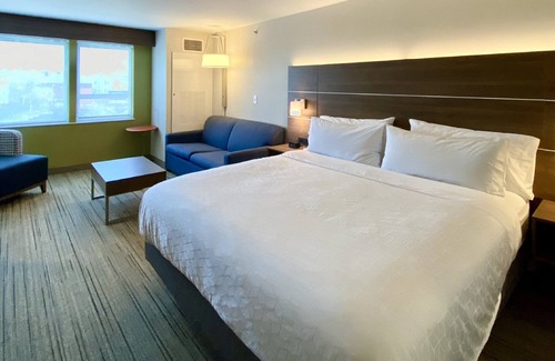Dorchester Hotel | Holiday Inn Express Boston by IHG