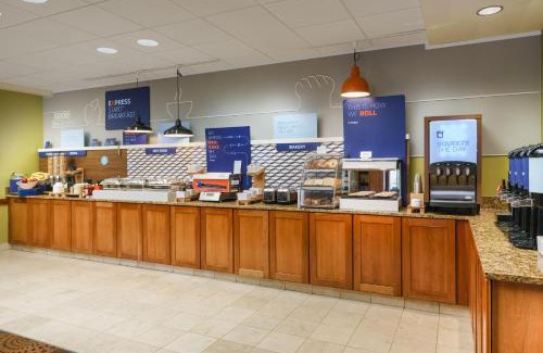 Brockton Hotel | Holiday Inn Express Boston Brockton by IHG
