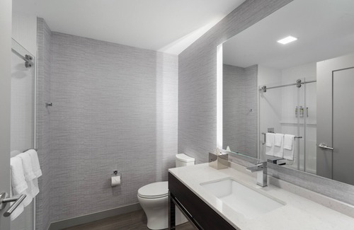 Revere Hotel | Holiday Inn Express Boston Logan Airport - Revere by IHG