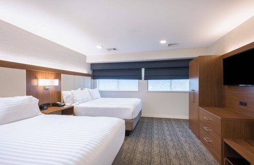 Piety Corner Hotel | Holiday Inn Express Boston - Waltham by IHG