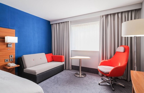Great Notley Hotel | Holiday Inn Express Braintree by IHG