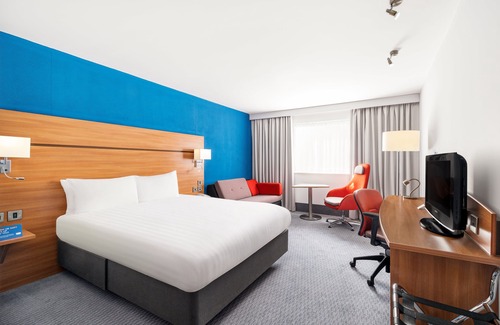 Great Notley Hotel | Holiday Inn Express Braintree by IHG