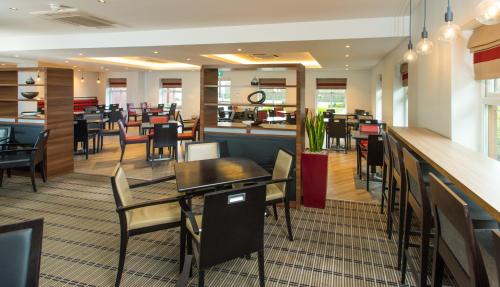 Cribbs Causeway Hotel | Holiday Inn Express Bristol Filton by IHG