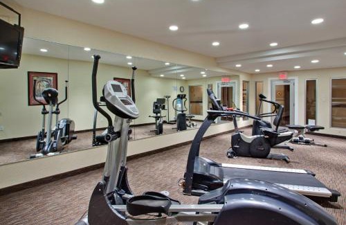 Lake Bonavista Hotel | Holiday Inn Express Calgary South by IHG