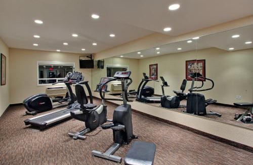 Lake Bonavista Hotel | Holiday Inn Express Calgary South by IHG
