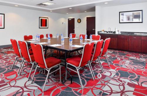 Canandaigua Hotel | Holiday Inn Express Canandaigua by IHG
