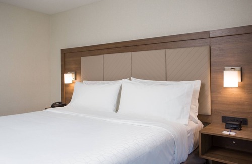 Chelmsford Hotel | Holiday Inn Express Chelmsford by IHG