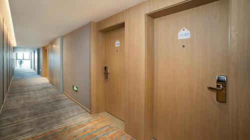 Chengdu City Centre Hotel | Holiday Inn Express Chengdu Tianfu Airport Zone by IHG