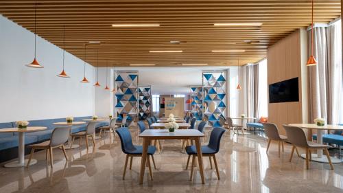 Shuangluan District Hotel | Holiday Inn Express Chengde Park View by IHG