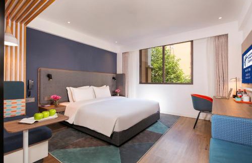 Jinjiang Hotel | Holiday Inn Express Chengdu East Railway by lHG - Near The World Games Gymnasium