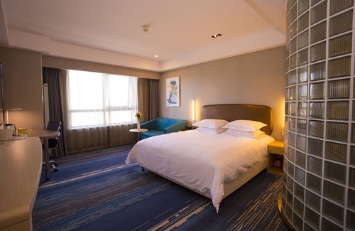 Hongshan District Hotel | Holiday Inn Express Chifeng Hongshan by IHG