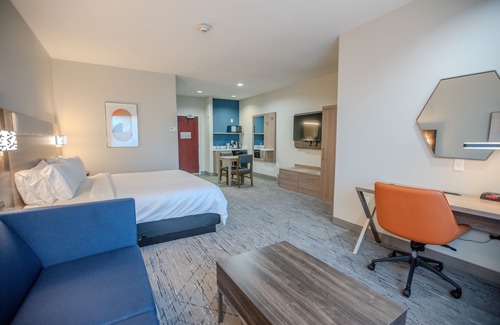 Cleveland Hotel | Holiday Inn Express Cleveland by IHG