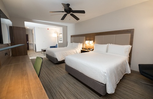 Clinton Hotel | Holiday Inn Express Clinton by IHG