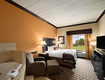 Dentsville Hotel | Holiday Inn Express Columbia NE - Fort Jackson by IHG