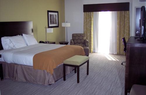 Conway Hotel | Holiday Inn Express Conway by IHG