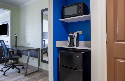 Coventry Hotel | Holiday Inn Express Coventry S - West Warwick Area by IHG