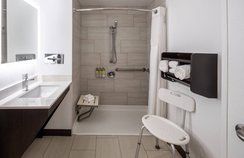 Coventry Hotel | Holiday Inn Express Coventry S - West Warwick Area by IHG