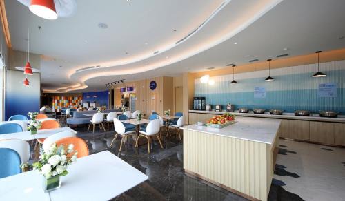 Jinzhou District Hotel | Holiday Inn Express Dalian Golden Pebble Beach by IHG