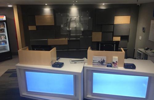 Newbern Hotel | Holiday Inn Express Dublin by IHG