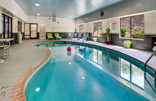 Newbern Hotel | Holiday Inn Express Dublin by IHG