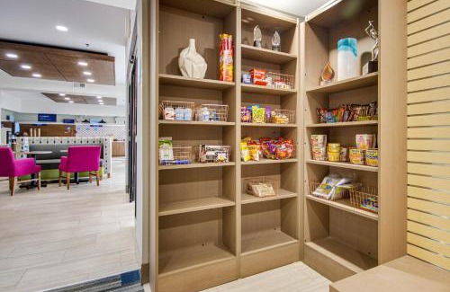 Newbern Hotel | Holiday Inn Express Dublin by IHG