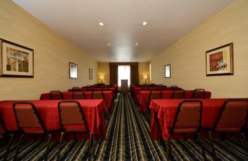 Laguna West-Lakeside Hotel | Holiday Inn Express Elk Grove West I-5 by IHG