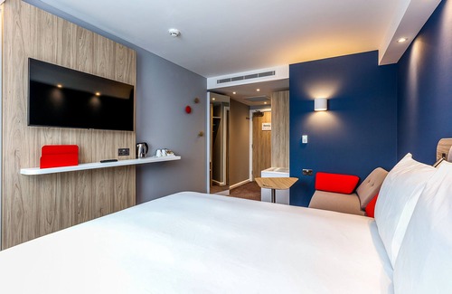 Fleet Hotel | Holiday Inn Express Fleet by IHG