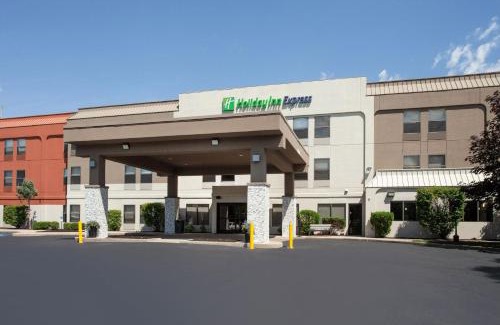Fremont Hotel | Holiday Inn Express Fremont by IHG