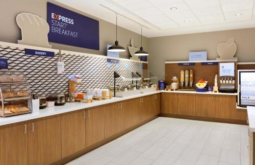 Fremont Hotel | Holiday Inn Express Fremont by IHG