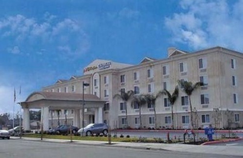 Raisin Hotel | Holiday Inn Express Fresno River Park Highway 41, an Ihg Hotel