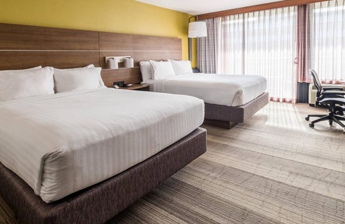 Northwest Anaheim Hotel | Holiday Inn Express Fullerton - Anaheim by IHG