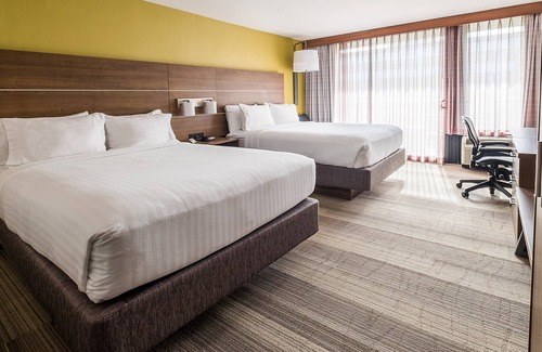 Northwest Anaheim Hotel | Holiday Inn Express Fullerton - Anaheim by IHG